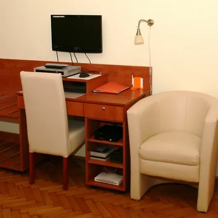 Paprika Apartment